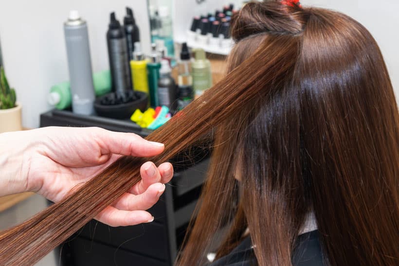 Tratar pelo dañado en peluquería en Nigrán
